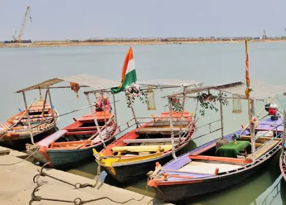UP News: गंगा-यमुना समेत प्रमुख नदियों में नावों का होगा पंजीकरण, सुरक्षा मानक होंगे अनिवार्य